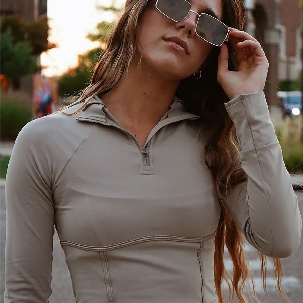 Fabletics Women's Taupe Long Sleeve Top